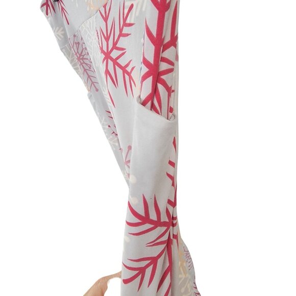 Snowflake Print Leggings Gray/Red/White Women's Small/Med Stretchy & Comfortable - Picture 2 of 3